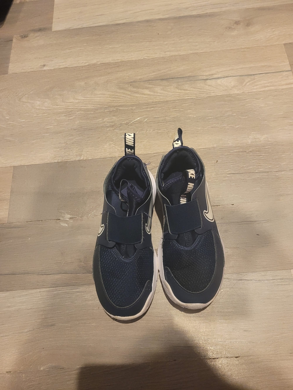Nike Flex Runner 3 sneakers in the Midnight Navy/White colorway Size 13c Unisex